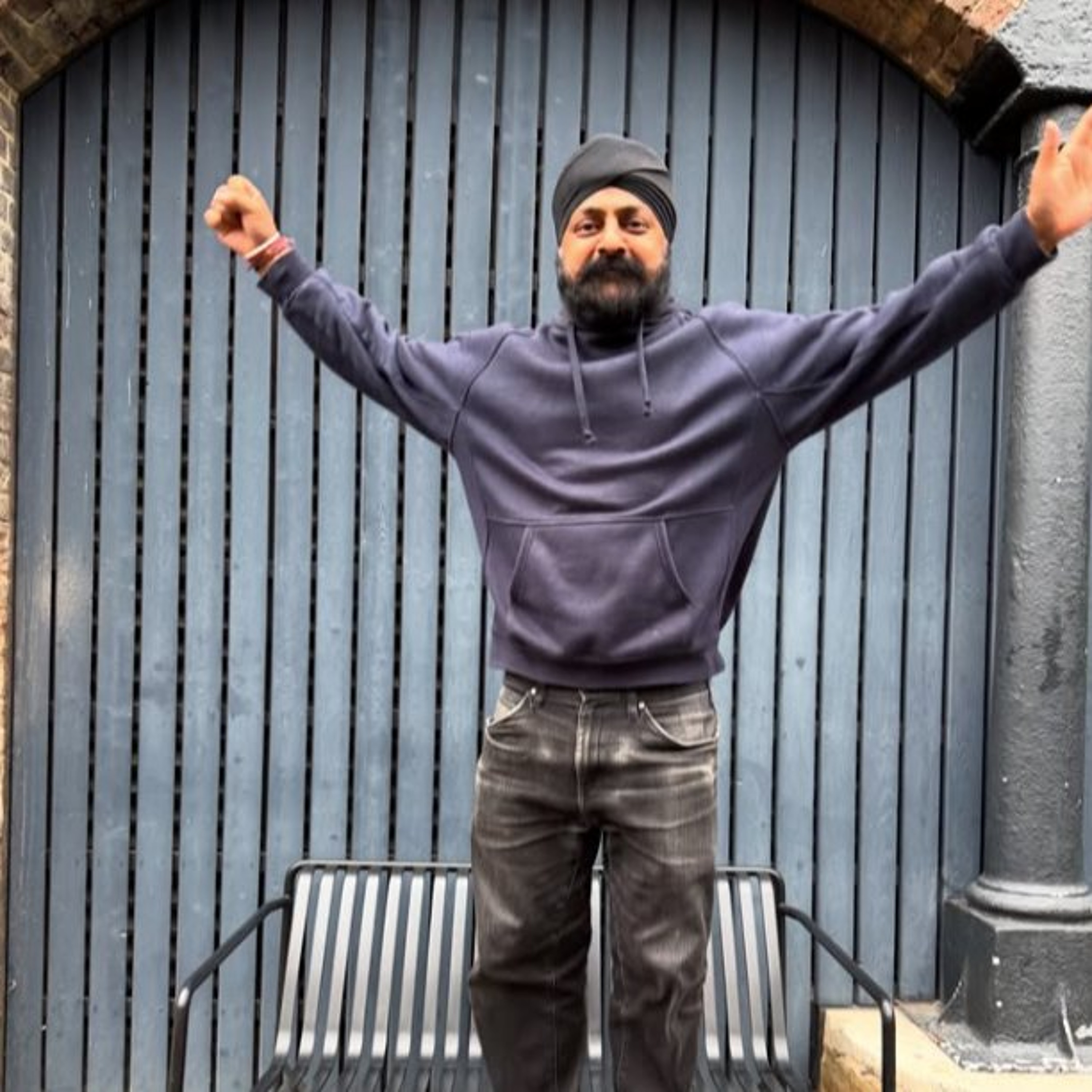 The World of Sound w Sway of the Verses 20/10/26 - Voices Radio