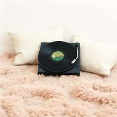 Vinyl crackles
