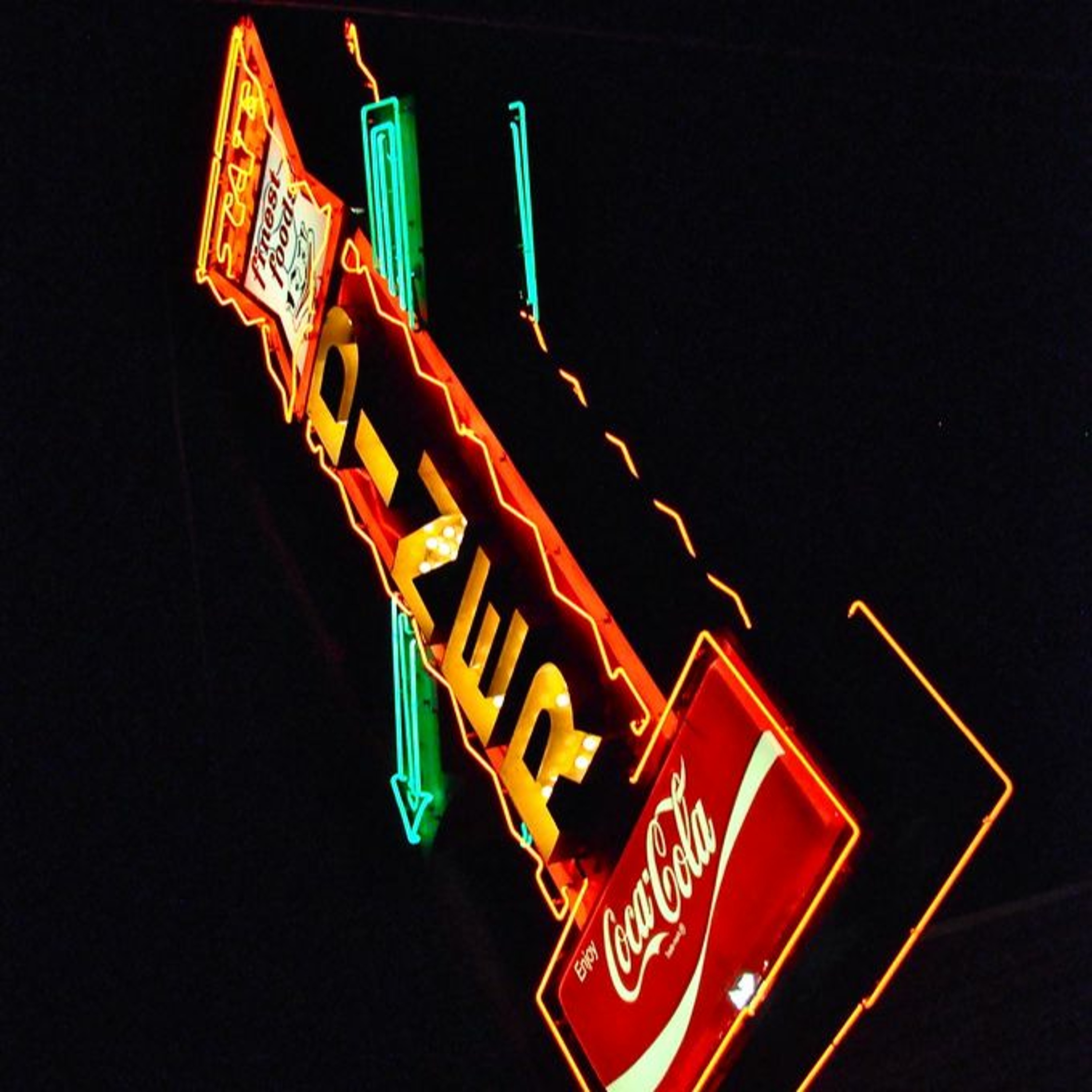 The 24 7 Shop - 9:23:23, 2.55 AM episode artwork