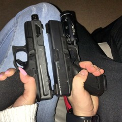 they are kissing my glock **(╬▔皿▔)╯**