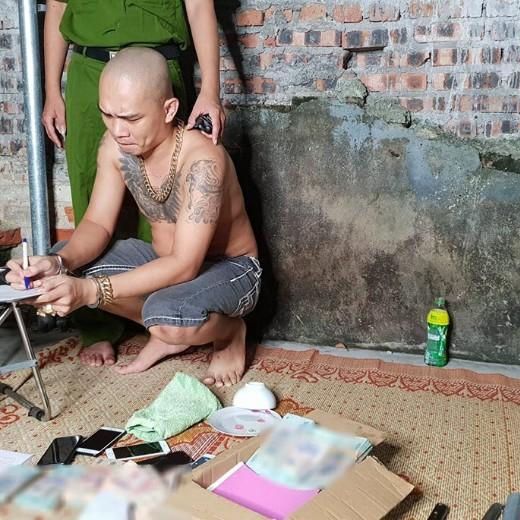 Скачать Nonstop - Tiến Bịp - Tội Lỗi Cuộc Đời x Nhớ Cha Mẹ  x Gia Đình 2022 - DJ TOÀN DÂN CHƠI ON THE MAI