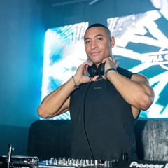 Opening for Devault at Q Nightclub