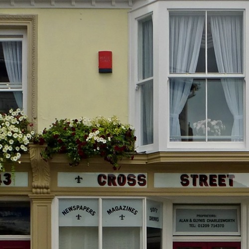 SCUTTLE: A MIX FROM A CROSS STREET DWELLING