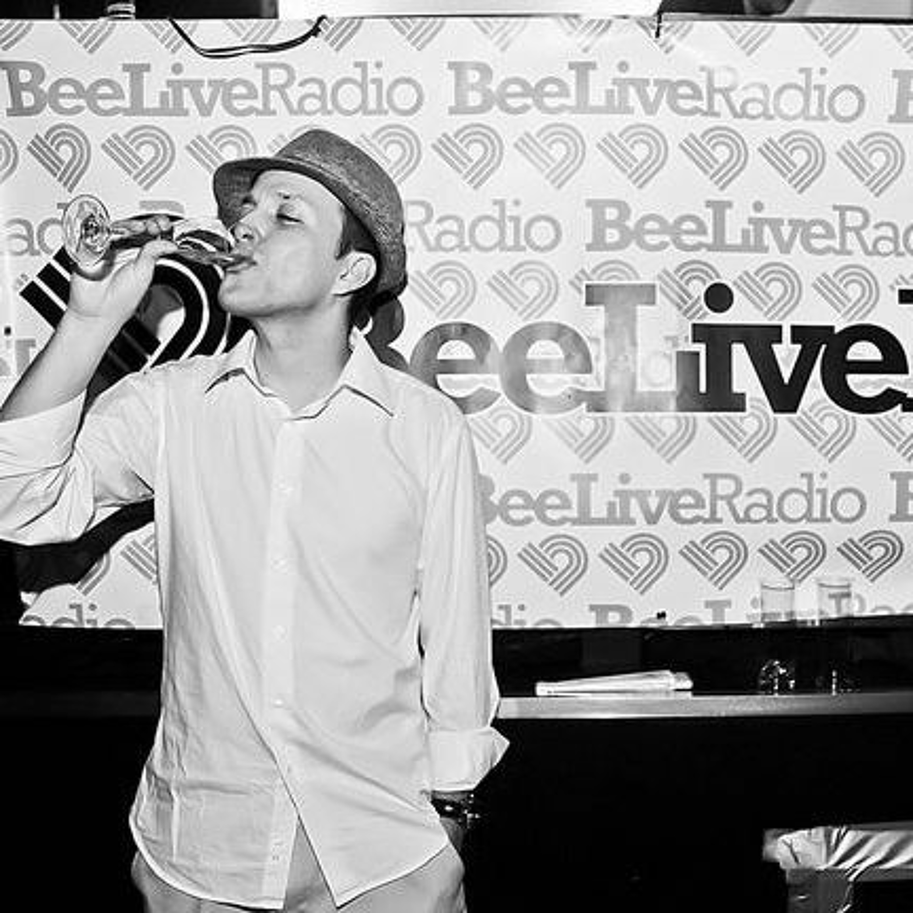 Podcast 396 BeeLiveWorld by DJ Bee Special 14º Anniversary 10.04.20 Side B episode artwork