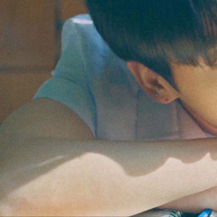 그 여름의 새벽은 너의 푸른 팔꿈치