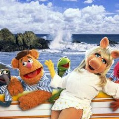 Itsy Bitsy Teenie Weenie Yellow Polka-Dot Bikini Song by Kermit the Frog & Miss Piggy
