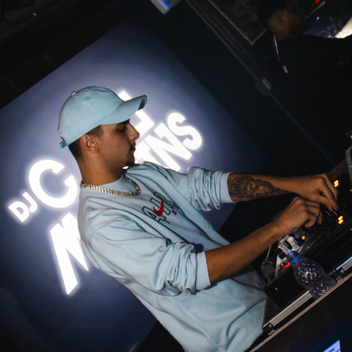 GATA CHIQUE E CHARMOSA DE VALENTINO - MC TUTO - BARBIE [ DJ CADU MARTINS ]