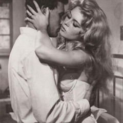 خليك هنا خلّيك وبلاش تفارق