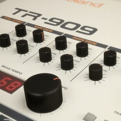 Wildstylez & Alpha² vs. DV8 Rocks! - Leave It All Behind (Woutr's Gated Edit)