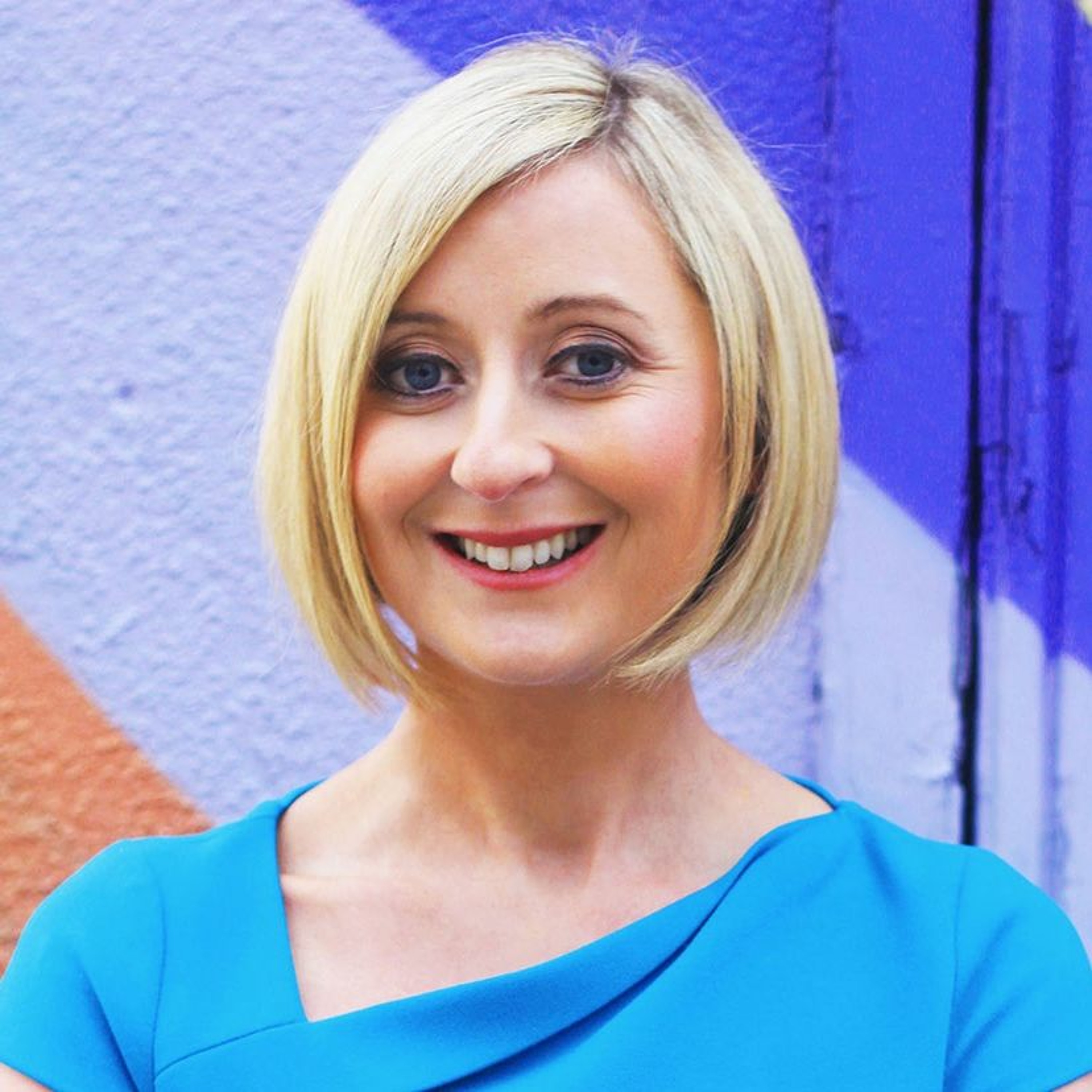 Lunchtime Listen | Executive Presence with Paula Mullin episode artwork