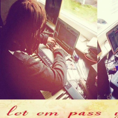 let 'em pass「daniellara」