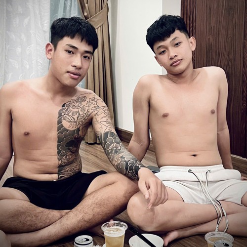 vừa hố vừa le