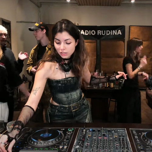 Cara Elizabeth | Radio Rudina