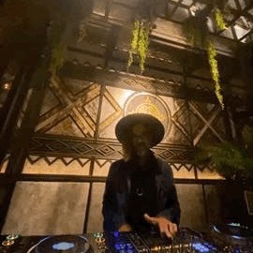 La Plaza Champion Set By Nilo (COSMICIRCLE).WAV