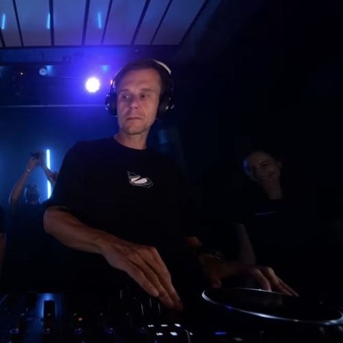 Armin van Buuren ASOT 1250