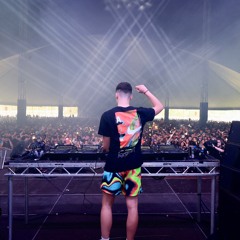 SHAKE THE ROOM