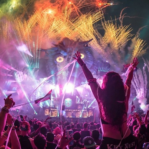 Mr. Martin plays EDM & Trance with Tiesto, Don Diablo, Swedish House Mafia, Doppenberg and Rub1k