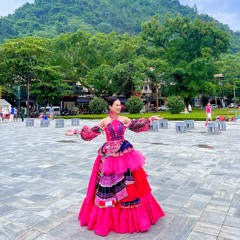 TIENG KHEN MUA BAN NO - Minh Hằng