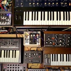 Analog Synthesizers Live Demo 3; Please Use Headphones For Best Result