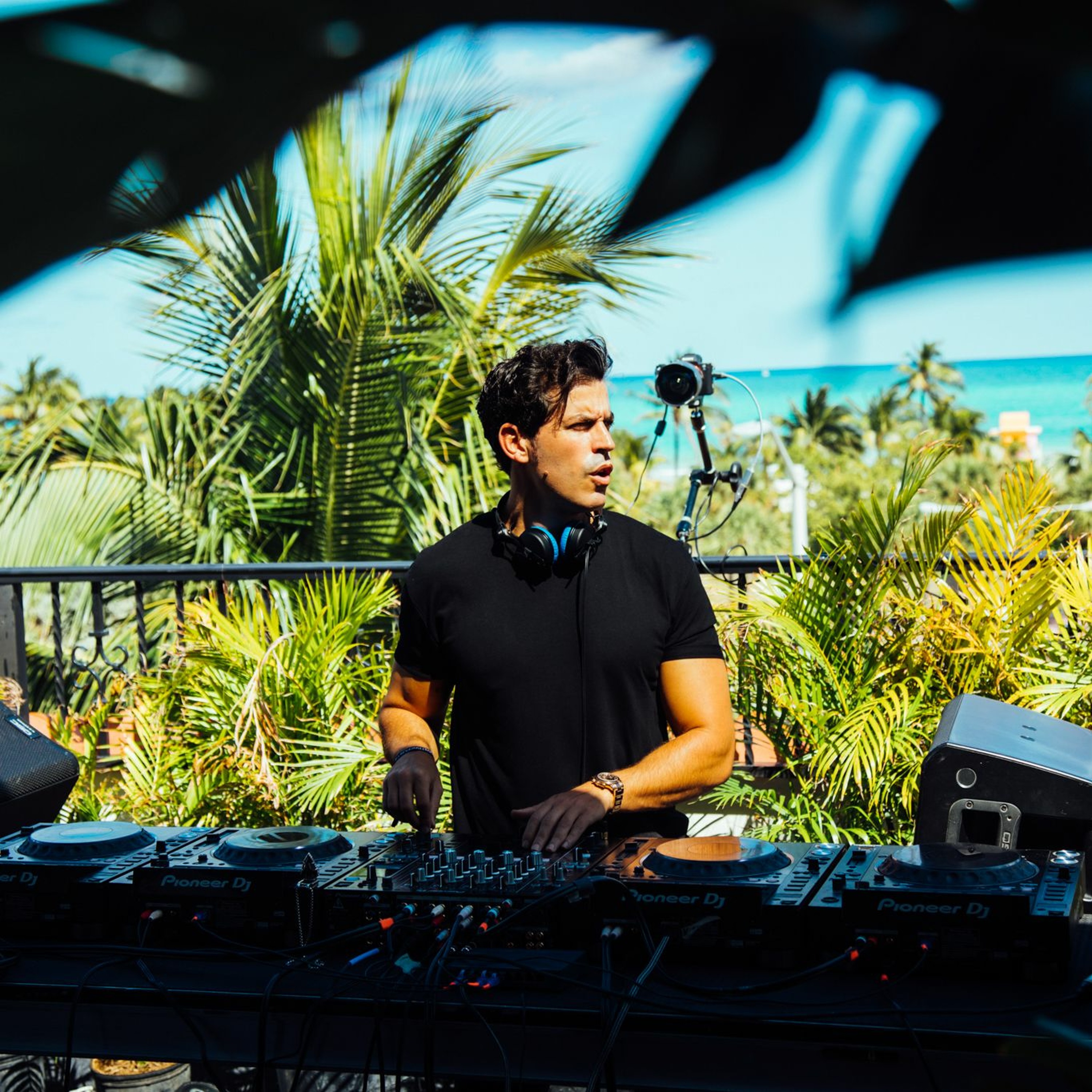 Arodes - Live DJ Set @ 1001Tracklists x DJ Lovers Club x Klubcoin Miami Rooftop Sessions 2023 episode artwork