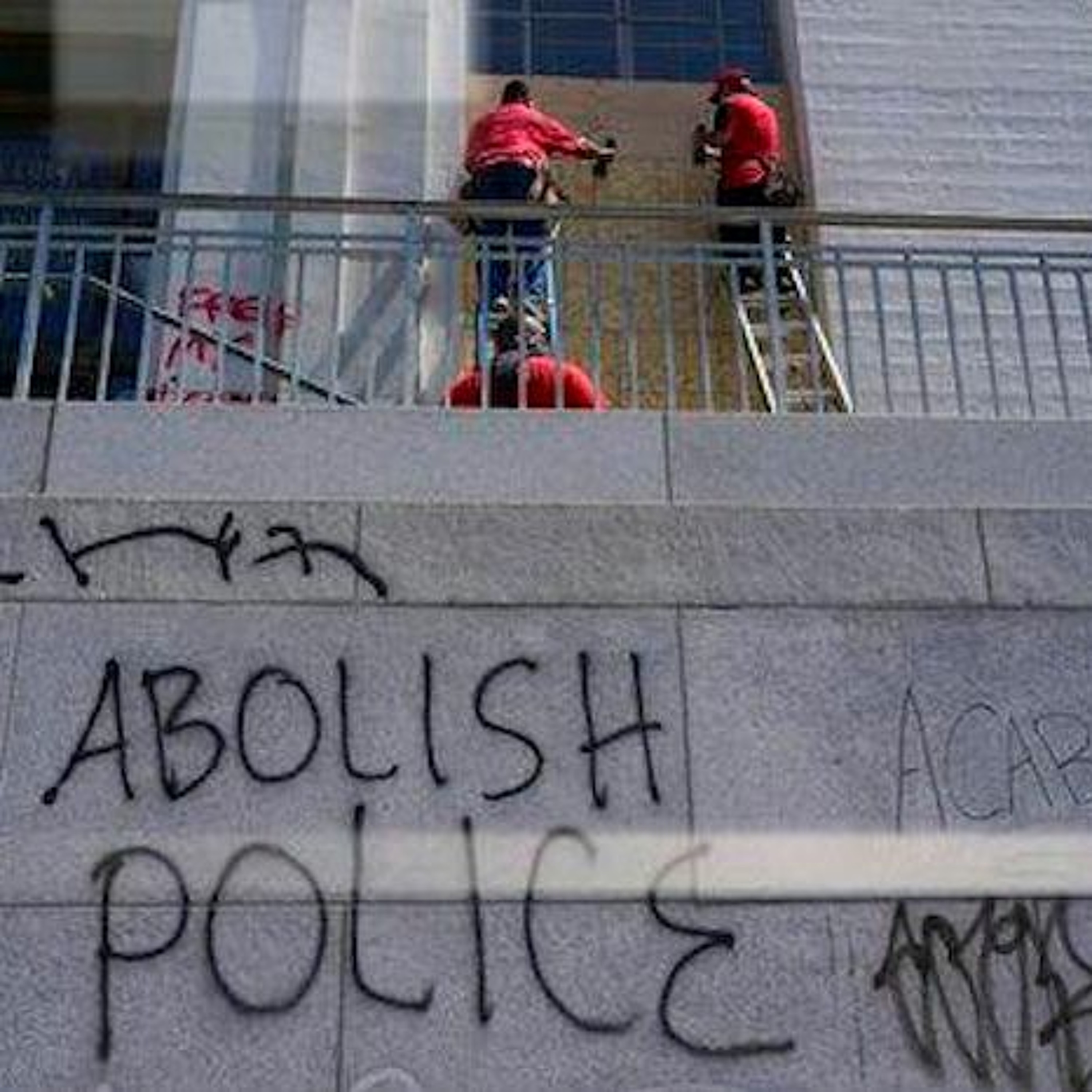 Oakland Votes To Set Up Task Force To Defund The Police episode artwork