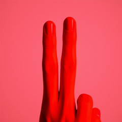 3 Fingers Kit Kat