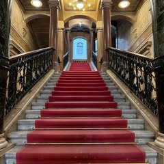 Friedensreich Spiegel - Roter Teppich