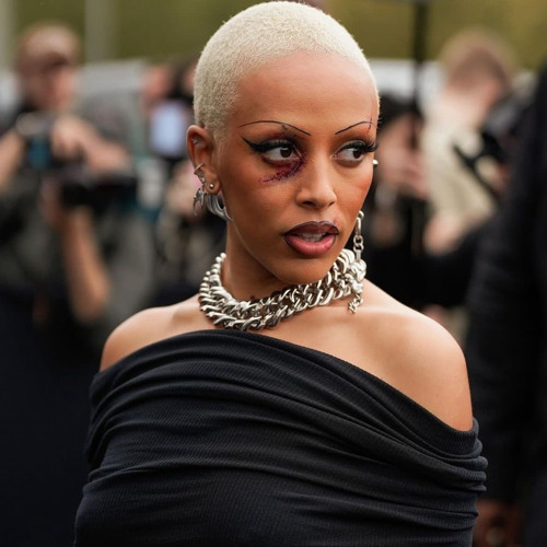 Taé Monroe - Bitch ! ★