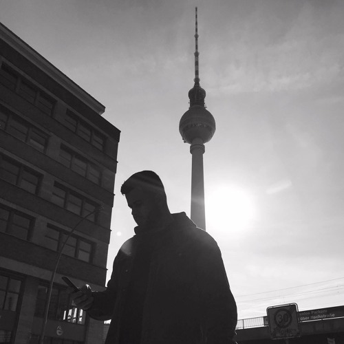 Rowen Clark - Dark Days  (FREE DOWNLOAD)