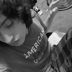 انا اسف ولو تكفي انا اسف على الي صار