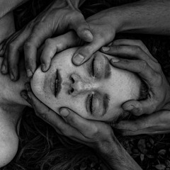 De tes yeux bleus perlés