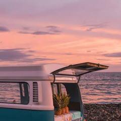 مش كل واحد جنب مني عزيز عليا | عمرو يحيي