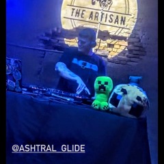 Live @ The Artisan