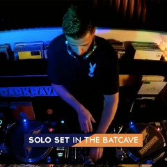 Adaro - Solo Hardstyle set in the Batcave