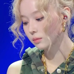 윈터&카리나 안아줘