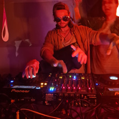 Freudenhouse Mixtapes Vol.4 - I Need Hands