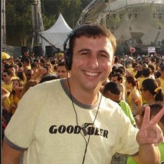 DJ ILENIO DROPS INSANE TRACK LIVE AND CROWD GOES WILD