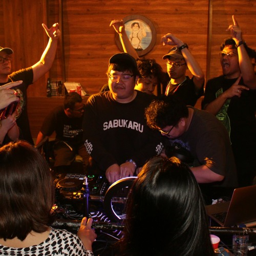 GO TO 128BPM MIX (¬_¬")