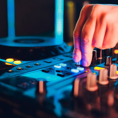 ABERTURA PARA DJ - LOCUTORA LILIAN