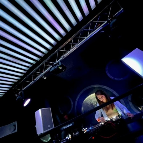 Stream Exit Session Opening by Bambi Dee Listen online for free on