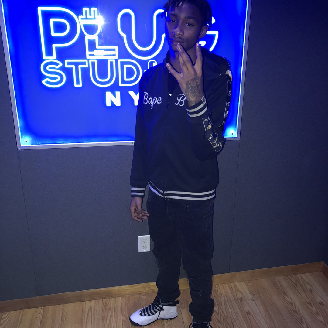 アイドル chiii Stream Justinfrm76 | Listen to CHII WVTTZ playlist online for free