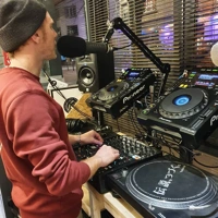 Soundcloud podcast image for Dope tones radioshow w/ Ficus 