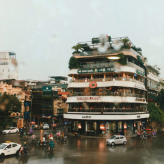 Hôm nay sao mưa rơi lắm ?