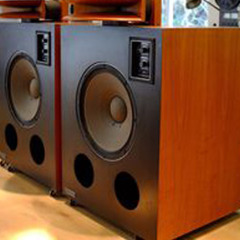 UNDERGROUND HOUSE 06