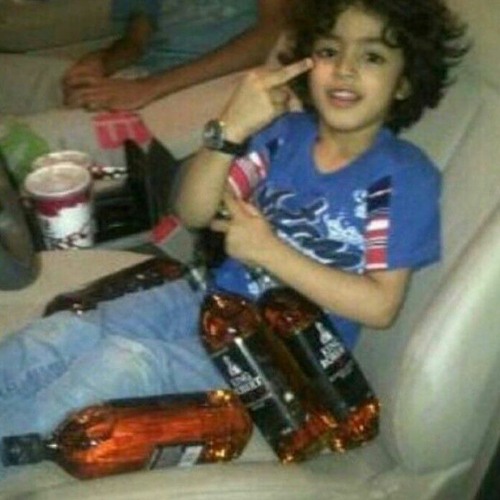 # - قلي بالله شلون عينك غافيه .