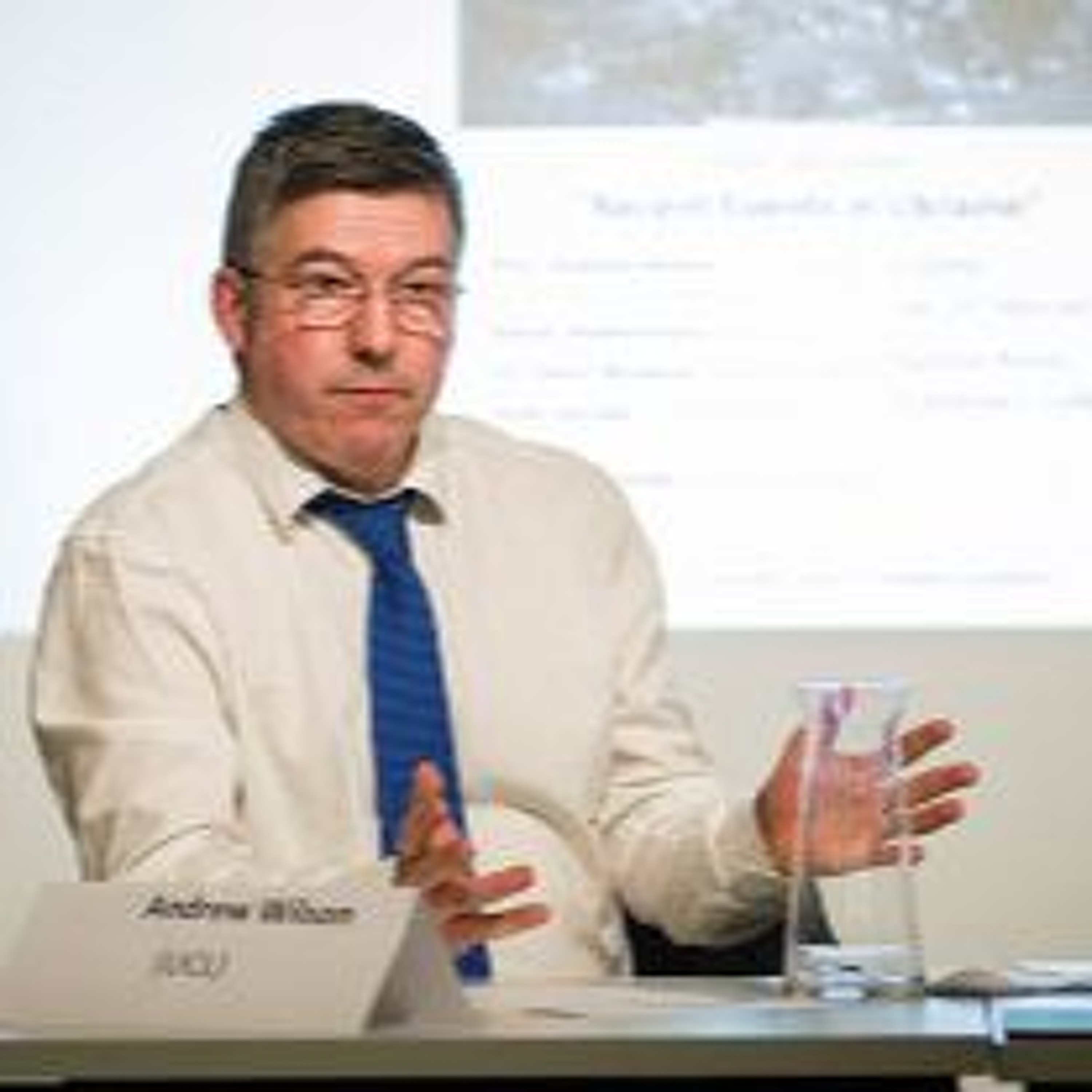 cover of episode British scholar Andrew Wilson analyzes Ukrainian politics during the period of the Russian invasion