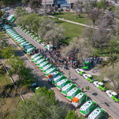 Demetrio Thalasselis-Renovación histórica: Weretilneck entregó más de 80 nuevos vehículos para hospitales