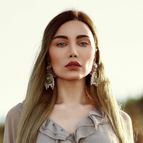 Zane Azadeh - Negin Parsa | هیز تویی، هرزه تویی،زن آزاده منم _نگین پارسا
