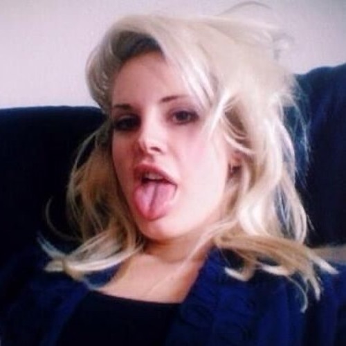 MOI JE JOUE LANA DEL REY intelligence overview