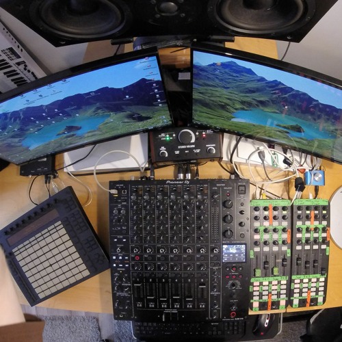 A Way Of Mixing With DJM - V10 By Konstantin Popp